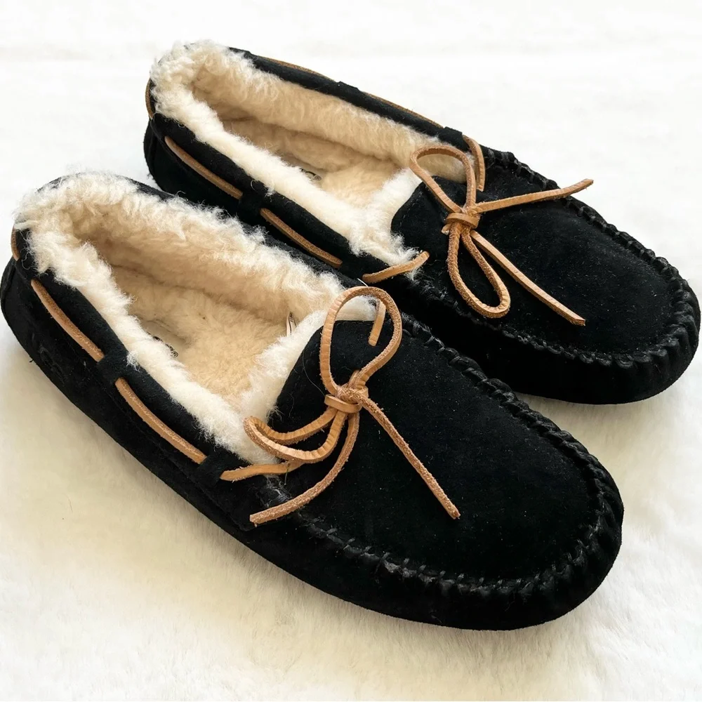 UGG DAKOTA Slippers Size 8 Womens Cozy Comfy Warm Stylish - Picture 8 of 8